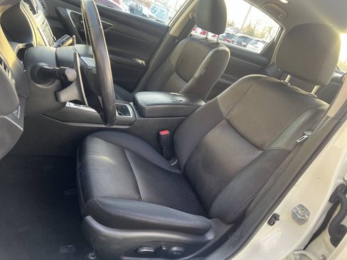 Used 2016 Nissan Altima 2.5 SR FWD image 10
