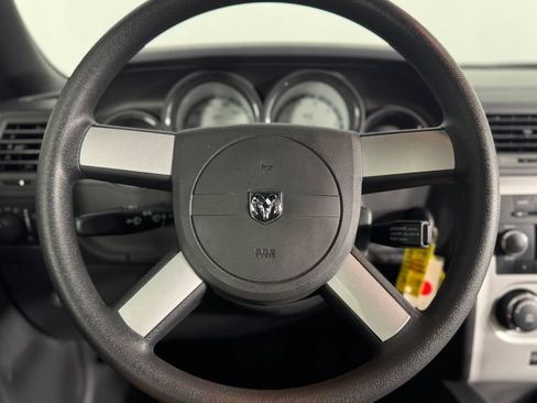 Used 2010 Dodge Challenger SE RWD image 11