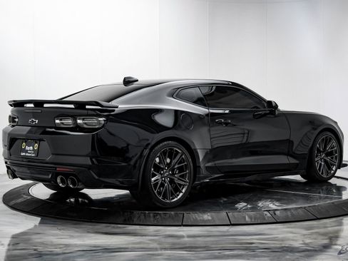 Used 2021 Chevrolet Camaro ZL1 image 14