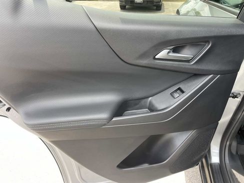 Used 2026 Chevrolet Equinox LT w/ Convenience Package II FWD image 12