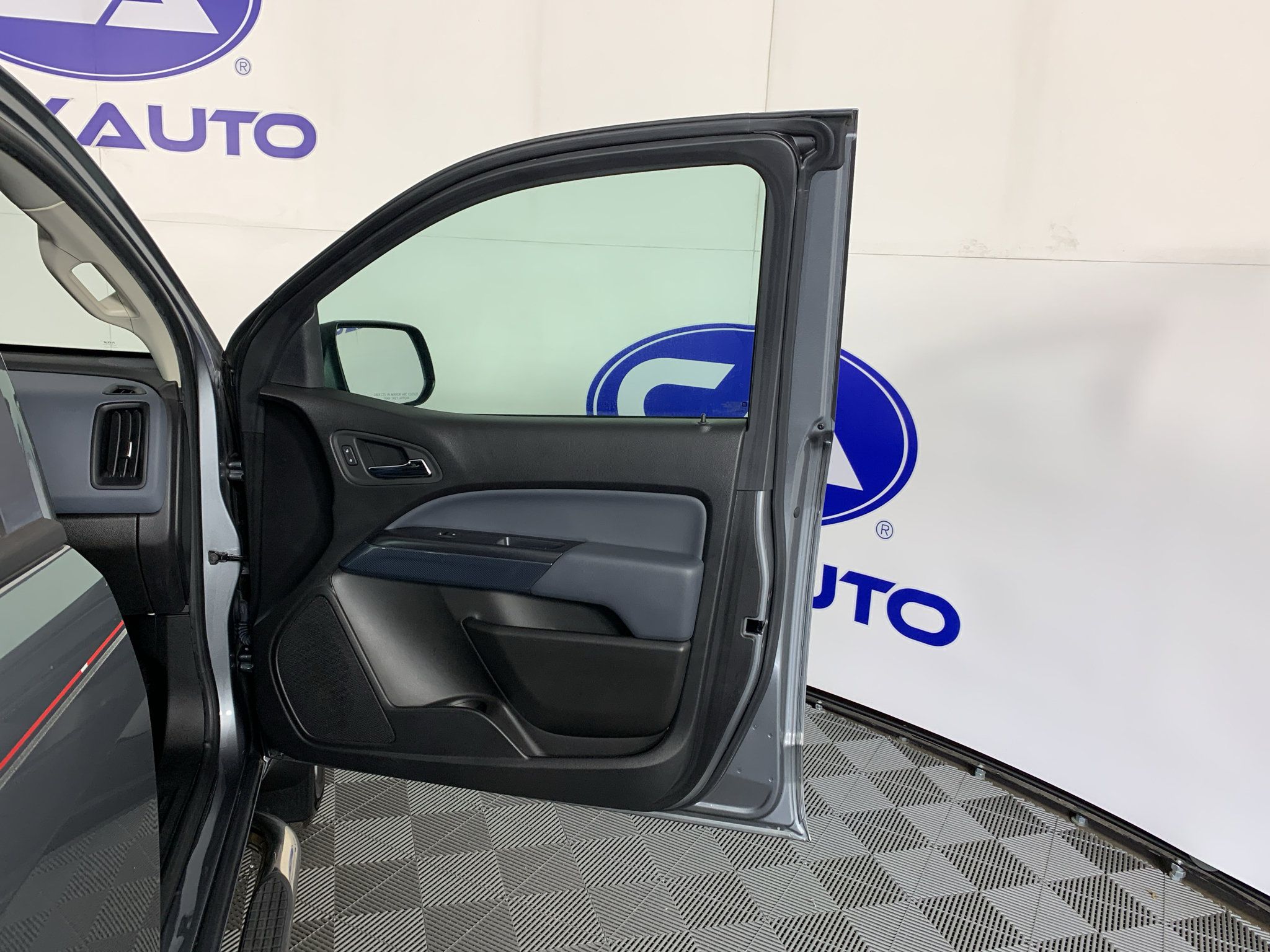 Used 2019 Chevrolet Colorado Z71 RWD image 35