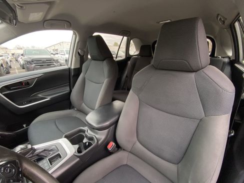 Used 2021 Toyota RAV4 LE image 24