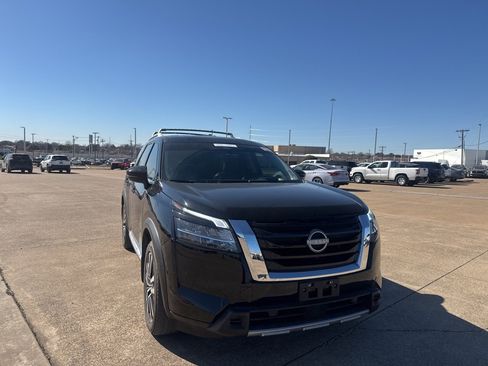 Certified 2024 Nissan Pathfinder Platinum w/ Cargo Package image 2