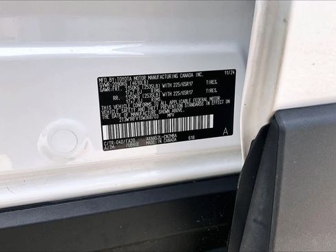 Used 2025 Toyota RAV4 XLE FWD image 33