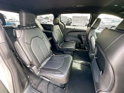 New 2027 Chrysler Pacifica LX FWD image 34