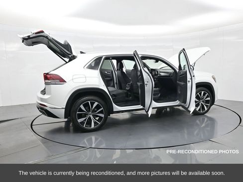 Used 2024 Volkswagen Atlas Cross Sport SEL Premium R-Line image 40