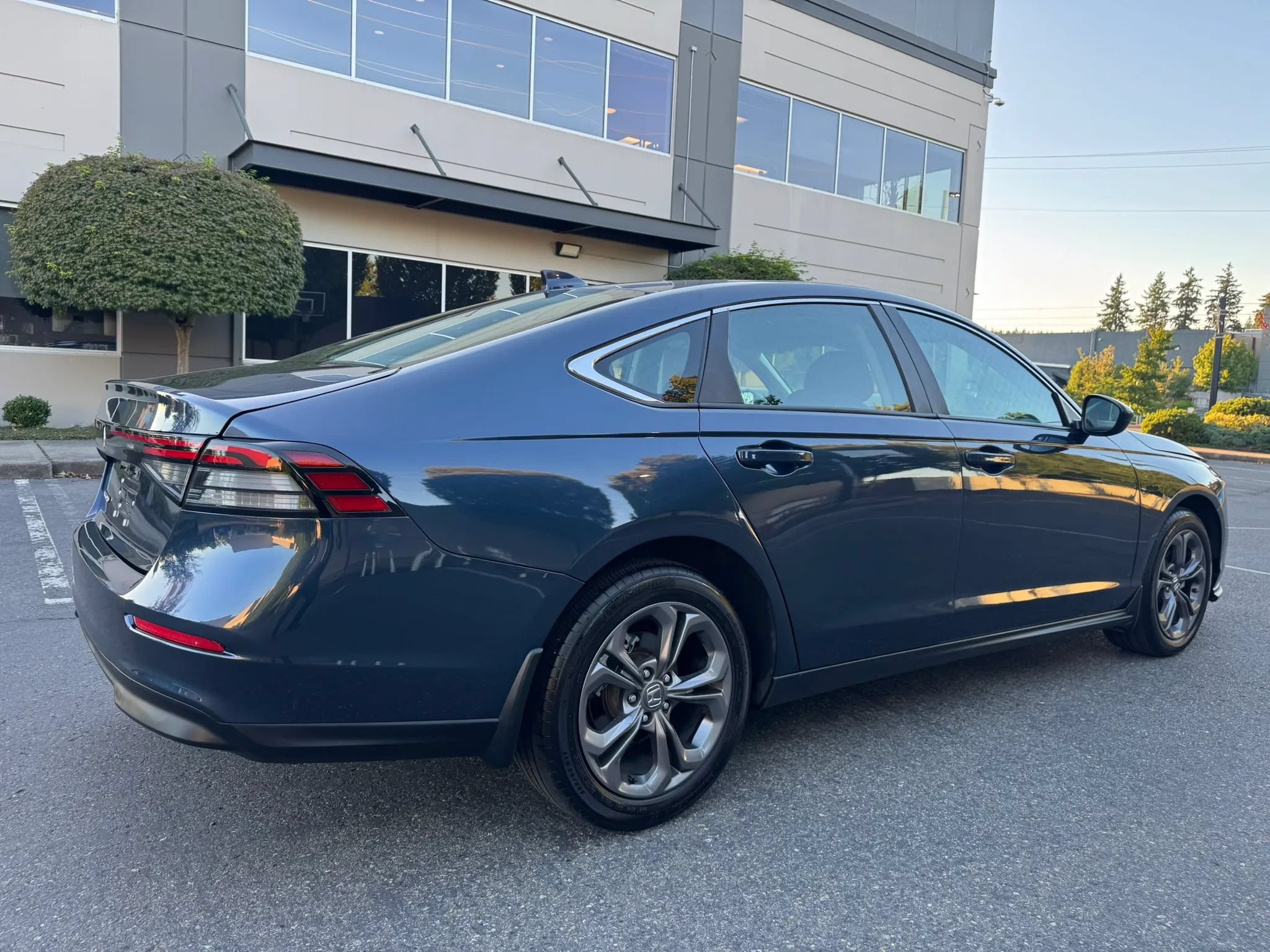 Used 2023 Honda Accord EX image 11