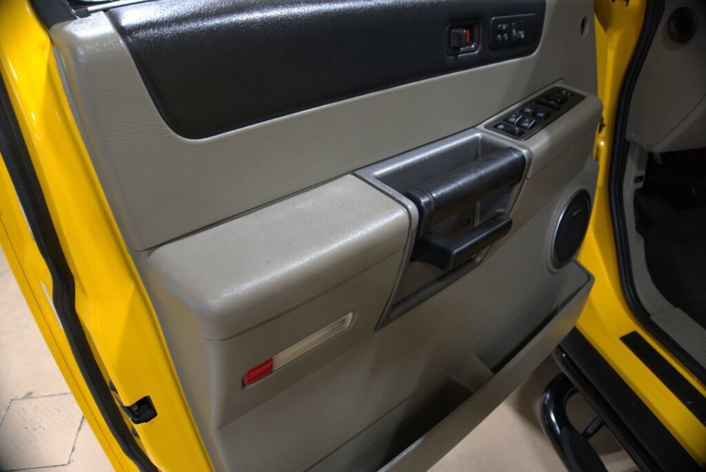 Used 2003 HUMMER H2 w/ Preferred Equipment Group AWD/4WD image 37
