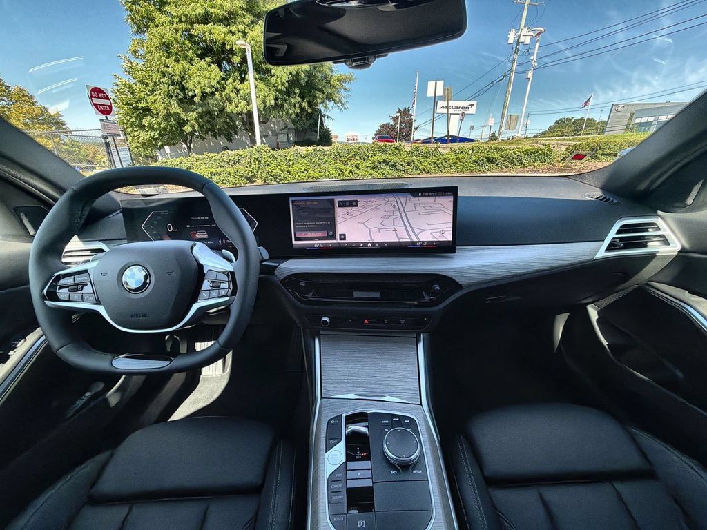 Used 2025 BMW 330i xDrive Sedan AWD/4WD image 18