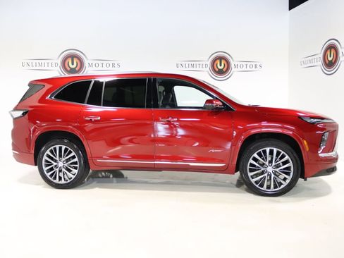 Used 2025 Buick Enclave Avenir w/ Super Cruise Package AWD/4WD image 5