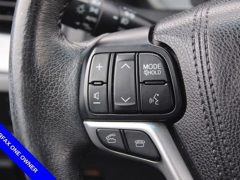 Used 2017 Toyota Sienna SE Premium image 36