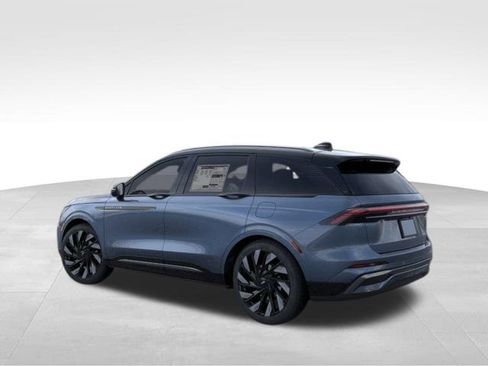 New 2026 Lincoln Nautilus Reserve w/ Jet Appearance Package AWD/4WD image 5