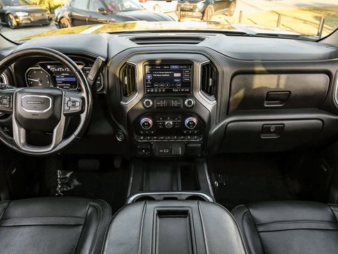 Used 2022 GMC Sierra 3500 Denali w/ Denali Black Diamond Edition image 11