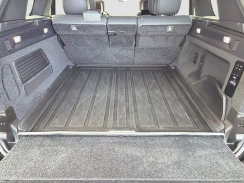 Used 2023 Land Rover Range Rover Long Wheelbase First Edition image 11