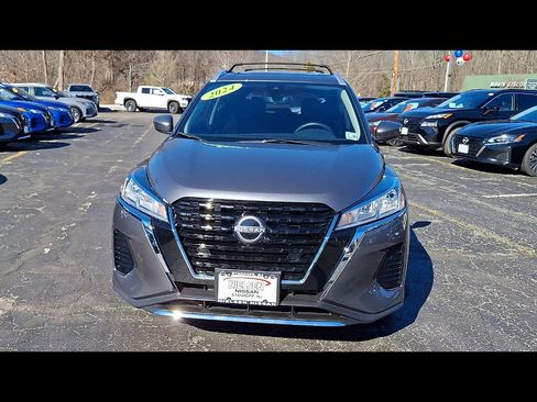 Certified 2024 Nissan Kicks SV w/ Interior Electronics Package image 3