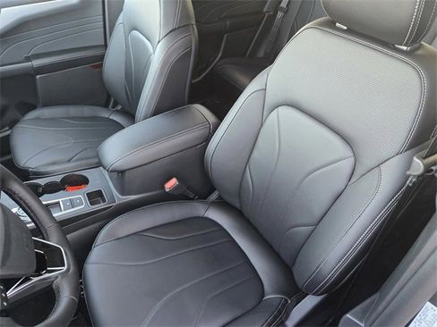 New 2025 Ford Escape SE w/ PHEV Premium Package image 5