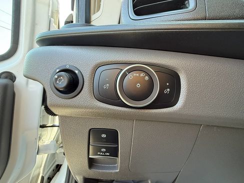 Used 2022 Ford Transit 150 Low Roof RWD image 37