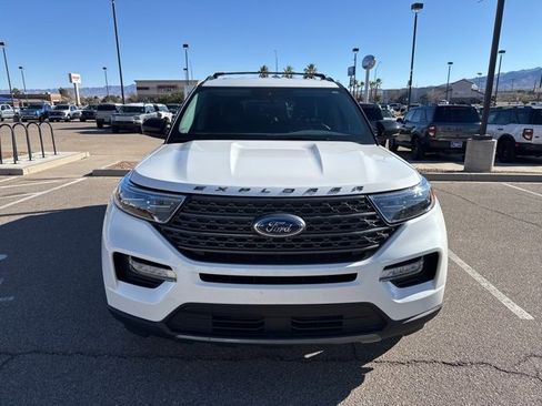 Used 2023 Ford Explorer XLT w/ Equipment Group 202A image 3