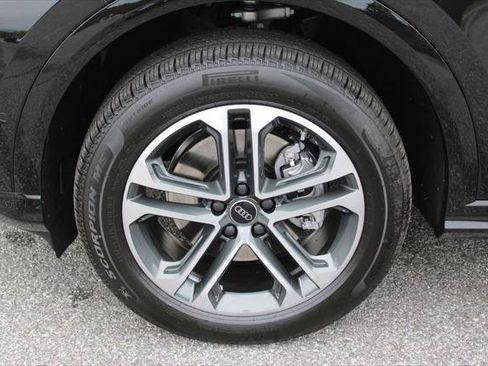 Certified 2025 Audi Q5 Premium w/ Convenience Package AWD/4WD image 35