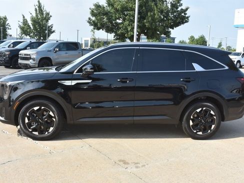 Used 2026 Kia Sorento S w/ S Panoramic Sunroof Package FWD image 9