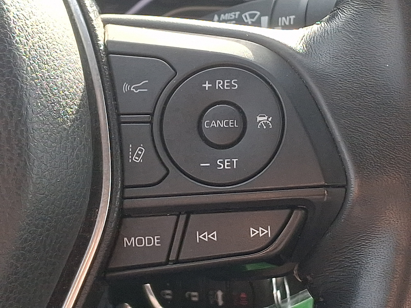 Used 2020 Toyota Camry SE AWD/4WD image 21