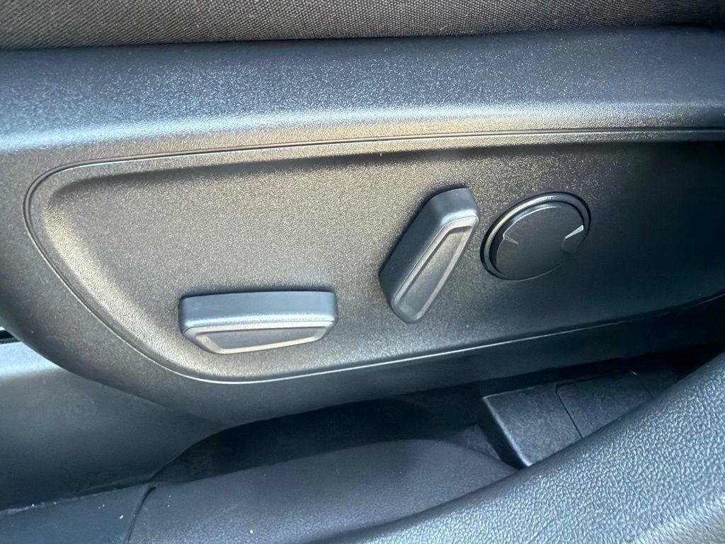 Used 2023 Ford Escape Active AWD/4WD image 16