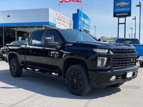 Used 2021 Chevrolet Silverado 2500 LT w/ Midnight Edition AWD/4WD image 2