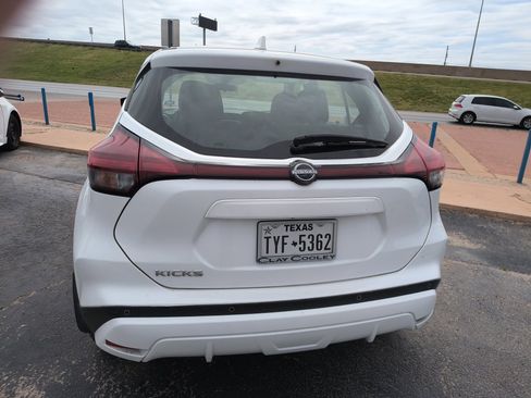 Used 2024 Nissan Kicks S image 5