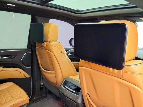 Used 2021 Cadillac Escalade Sport w/ Driver Assist Tech Package image 28