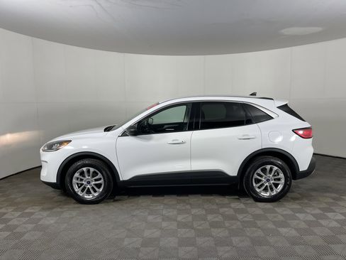 Used 2022 Ford Escape SE w/ Convenience Package image 3