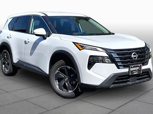Used 2025 Nissan Rogue SV FWD image 3