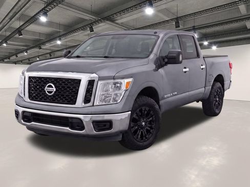 Used 2018 Nissan Titan SV w/ SV Convenience Package RWD image 1