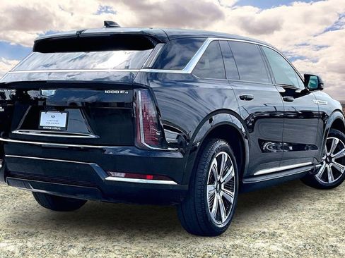 Certified 2025 Cadillac Escalade IQ Luxury 2 w/ LPO, Premium Carpet Package AWD/4WD image 5