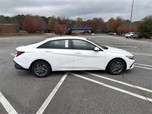 New 2026 Hyundai Elantra Blue image 8