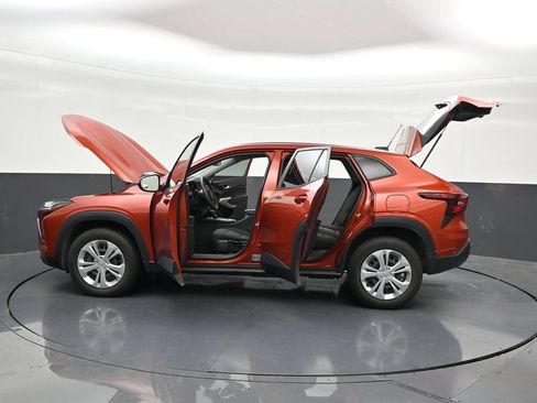 Used 2024 Chevrolet Trax LS FWD image 33