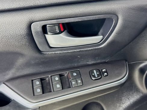 Used 2017 Toyota Camry SE w/ Moonroof Package FWD image 22