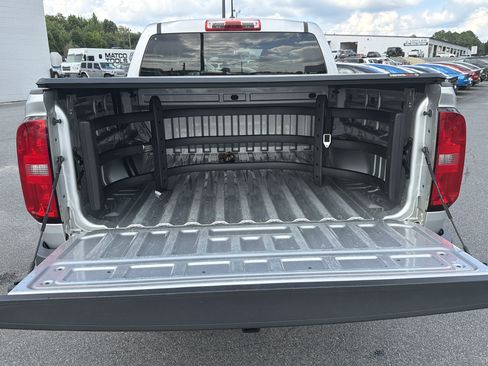Used 2018 Chevrolet Colorado W/T w/ WT Convenience Package RWD image 21