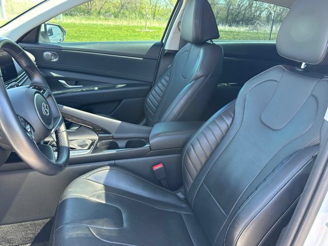 Used 2023 Hyundai Elantra Limited w/ Cargo Package FWD image 16