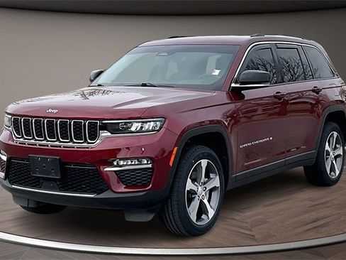 Used 2023 Jeep Grand Cherokee Limited image 1