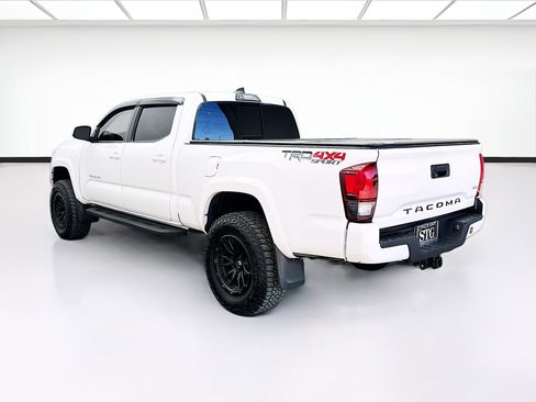 Used 2018 Toyota Tacoma TRD Sport image 6