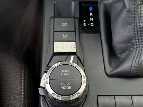 Used 2025 Toyota 4Runner SR5 AWD/4WD image 20