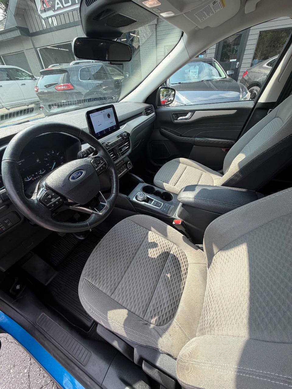 Used 2021 Ford Escape SE w/ Cold Weather Package FWD image 19