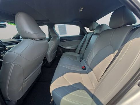 Certified 2022 Toyota Avalon Limited w/ Advanced Safety Package FWD image 11