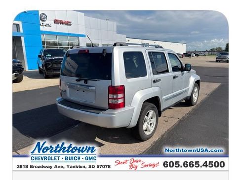 Used 2012 Jeep Liberty Limited AWD/4WD image 8