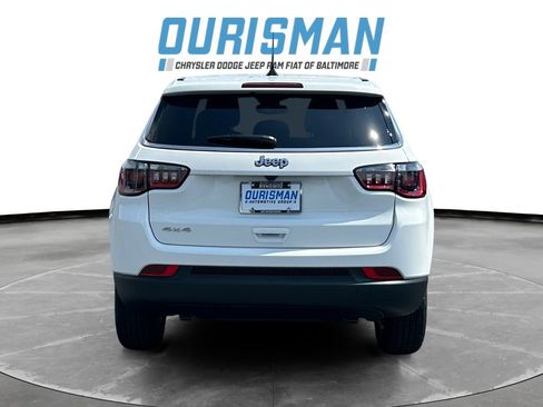 Used 2025 Jeep Compass Sport w/ Mopar Graphics Package image 5