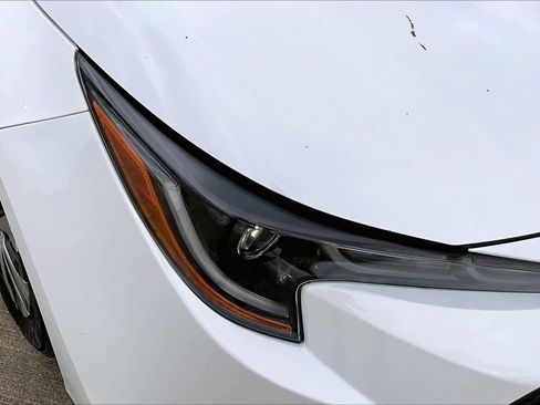 Used 2022 Toyota Corolla LE image 27