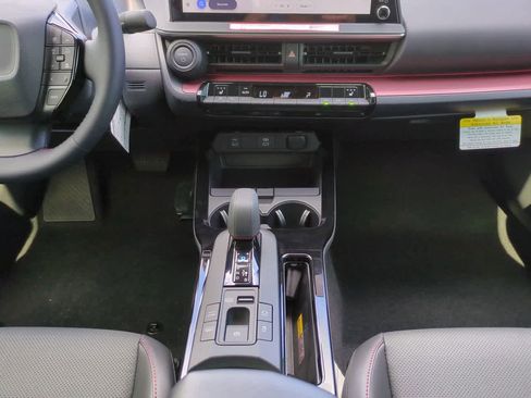 Used 2026 Toyota Prius Plug-In Hybrid FWD image 18
