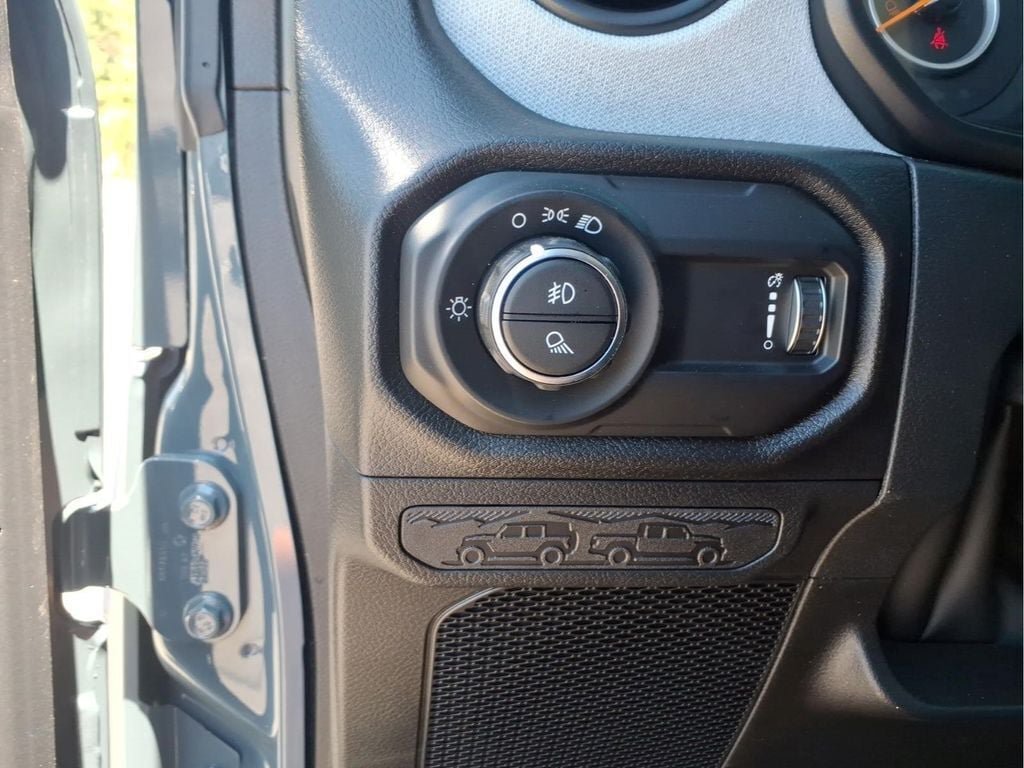 New 2026 Jeep Gladiator Sport AWD/4WD image 17
