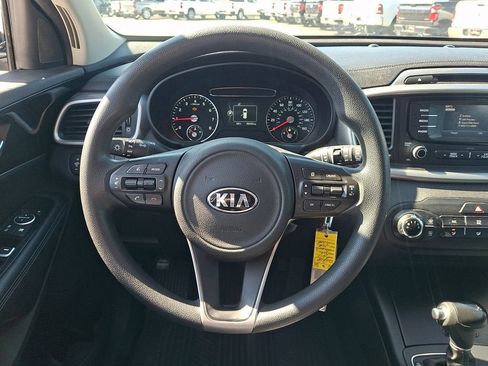 Used 2017 Kia Sorento AWD image 19