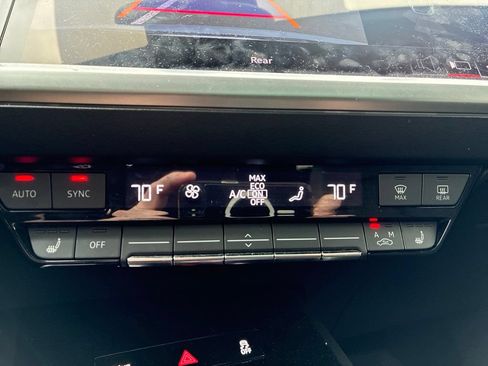 Used 2023 Audi Q4 e-tron Premium AWD/4WD image 27